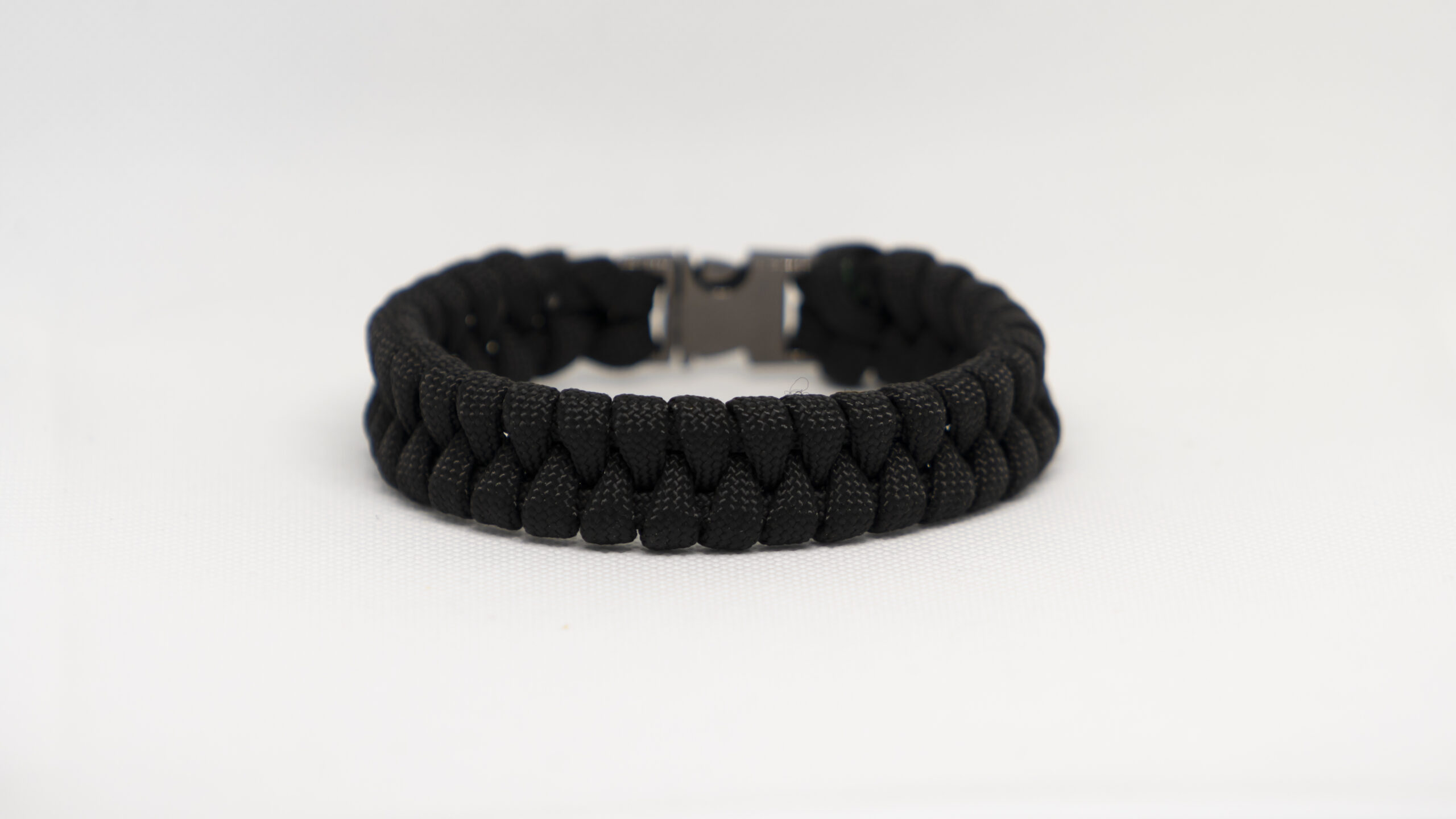 Paracord armband – Zwart
